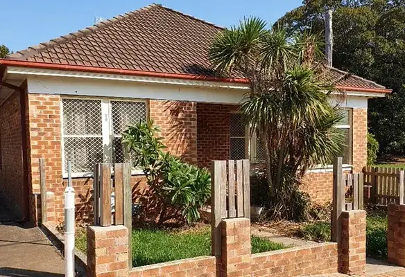 Suburban brick home assessed for hazardous building materials